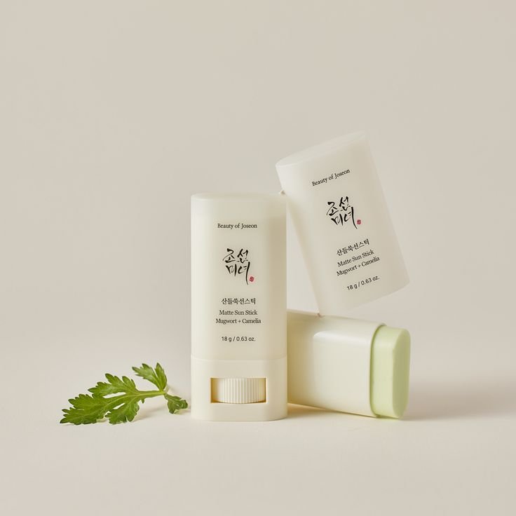 Matte Sun Stick: Mugwort + Camelia SPF50+ PA++++